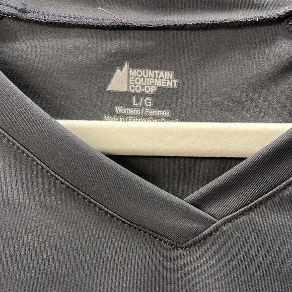 𝅺[l] MEC Women’s Silver Grey Outdoor Activewear Short Sleeve Mini V-Neck Top - Picture 6 of 12